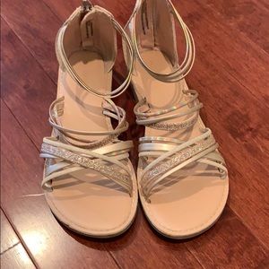 EUC Cat & Jack gold sandals